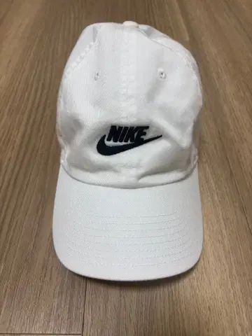 나이키 화이트 야구 모자
