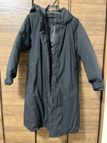 [ 거의 새상품 ] UNIQLO 블랙 다운 자켓 S 사이즈