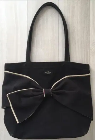 케이트 스페이드 블랙 토트백 리본 포함