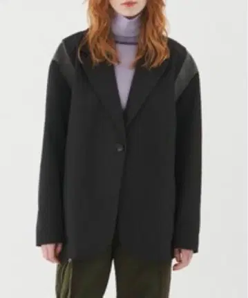 ALACUDA 테일러드 자켓 블랙