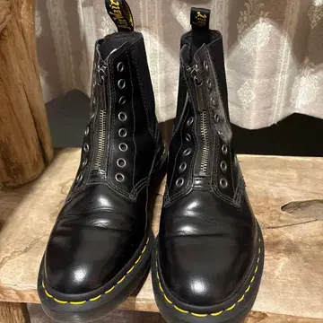 닥터 마틴 블랙 워크 부츠