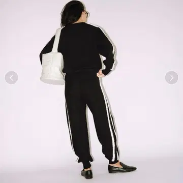 토끼 온라인 블랙 사이드 스트라이프 조거 니트 팬츠