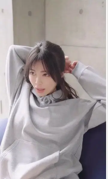 시부야 유리 ALMOORE 알모어 후드티 그레이