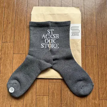 MY LOADS ARE LIGHT x stacks bookstore 양말