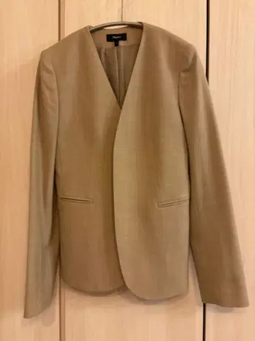 Theory 베이지 노카라 자켓