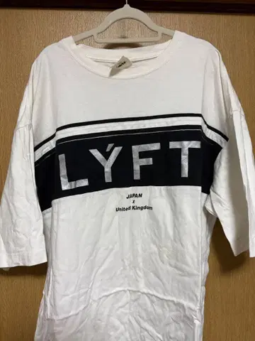 LYFT T셔츠 M 사이즈 화이트/블랙