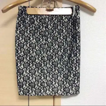 새상품급 PINKY&DIANNE 핑키앤다이안 레이스 타이트 스커트