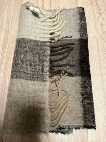 EDIFCE 울 혼방 그레이 계열 체크 머플러