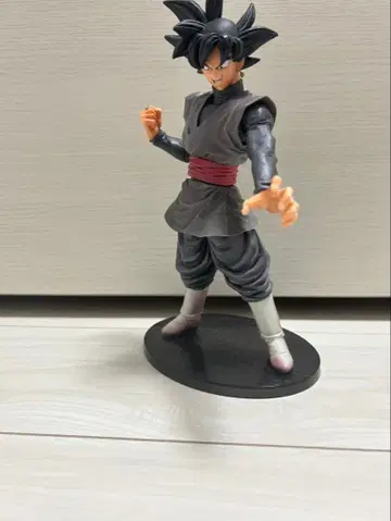 드래곤볼 손오공 블랙 피규어