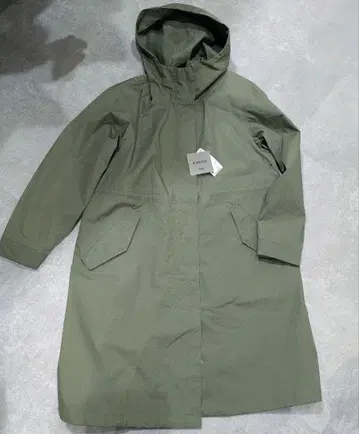 택 포함 새상품 UNIQLO 후드 부착 블록 테크 모즈 코트