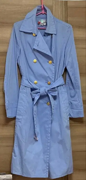 리네임 블루 얇은 소재 트렌치코트