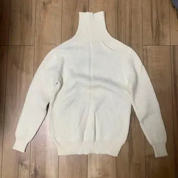 URBAN RESEARCH DOORS 화이트 터틀넥 스웨터