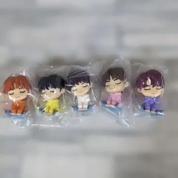 txt TOMORROW XTOGETHER 어깨 쿵 피규어 5개 미사용