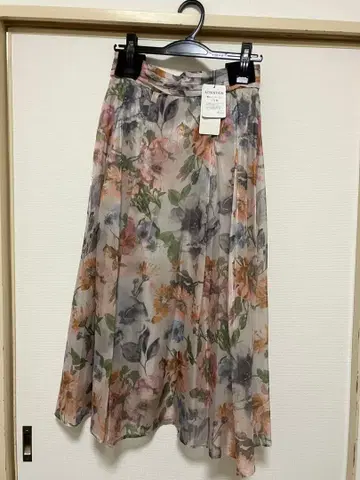 쿠튀르 브로치 꽃무늬 플레어 롱 스커트 40/L 미사용 새상품