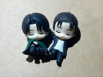 진격의 거인 리바이 엘렌 잠자는 대