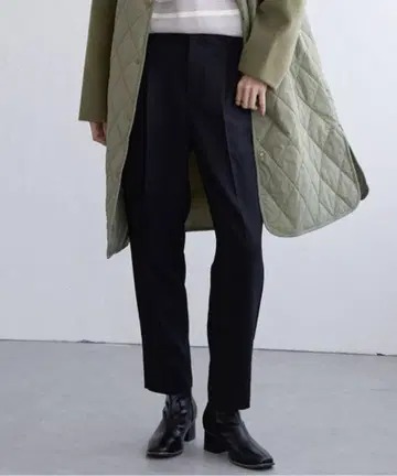 울리시 플라노 테이퍼드 팬츠 M 사이즈 블랙