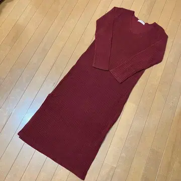 리브 니트 버건디 긴팔 원피스