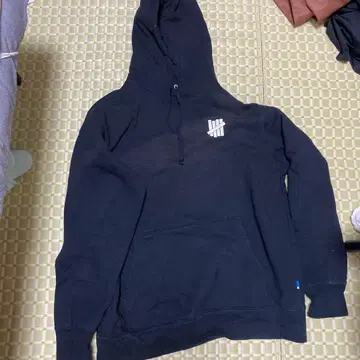 언디피티드 undefeated 후드티