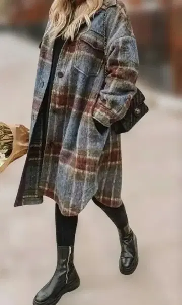 새상품급 ZARA 체크 무늬 코트