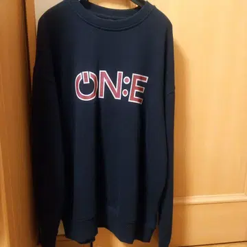 ONE ON:E BTS 로고 프린트 맨투맨