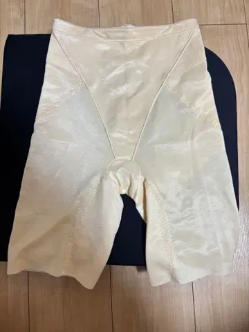 FOUR SIS & CO. 브라이덜 이너