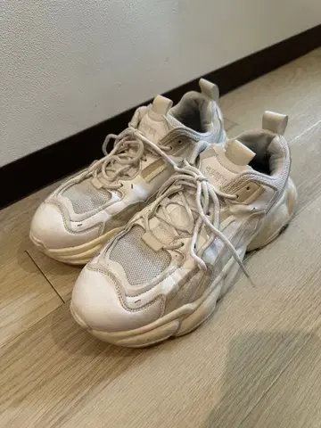 한국 스타일 화이트 통굽 스니커즈