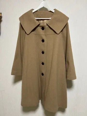 문화복장학원 바자회에서 구매한 귀여운 넓은 카라 카멜 (베이지) 코트