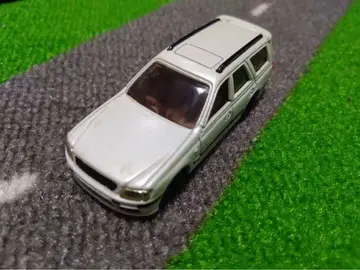 [토미카] [중국산 2F휠] 토미카 닛산 스테이지아 화이트 박스 없음