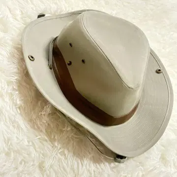 베이지 아웃도어 햇 합성 피혁