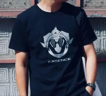 미사용 새상품 EXSENCE 블랙 T셔츠 L사이즈 에