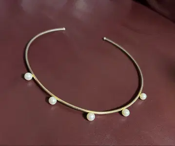 개럴개런트 펄 도트 초커