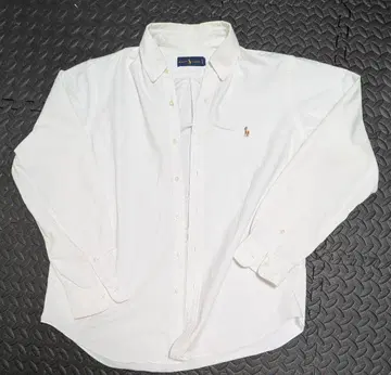 화이트 버튼 다운 긴팔 셔츠