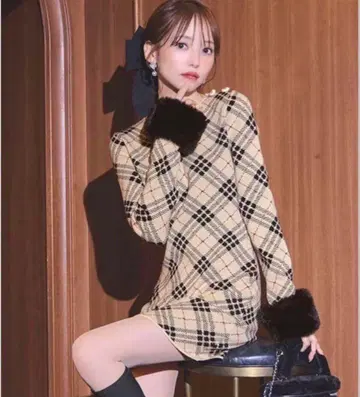 미셸마카롱 퍼 체크 니트 원피스