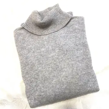 유니클로 캐시미어 100% 터틀 긴팔 스웨터