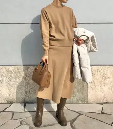 스무스 코튼 블렌드 스커트 M 사이즈 베이지