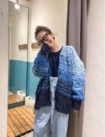 그라데이션 보더 가디건 니코앤드 가디건 니트