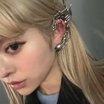 Heaven marcjacobs ヘブンバイマークジェイコブスキコ シルバー イヤーカフ