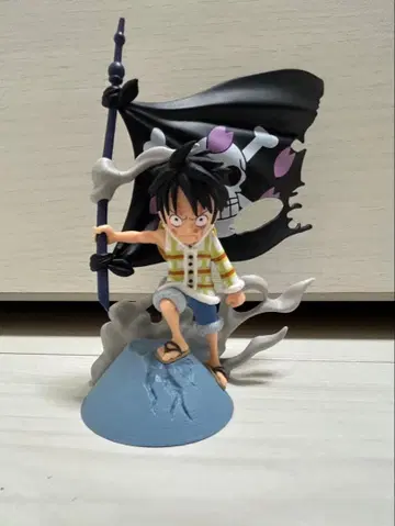 원피스 루피 피규어