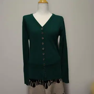 새상품 그린 긴팔 가디건 M 메탈 버튼