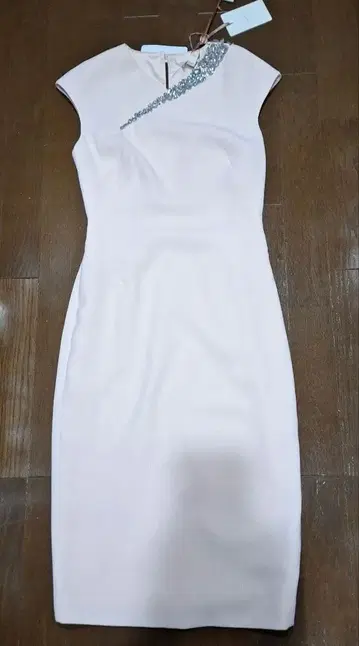 택 포함 새상품 테드 베이커 핑크 베이지 원피스 사이즈 1