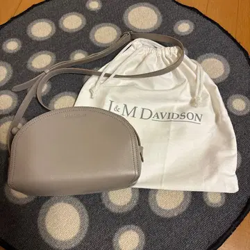 J&M DAVIDSON 그레이 숄더백