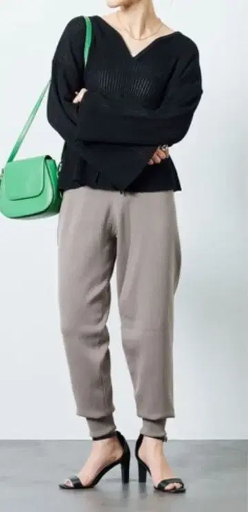 프릭스스토어 스테디셀러 인기 니트 조거 새상품급 M사이즈 그레이