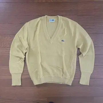 LACOSTE V넥 스웨터
