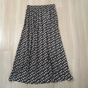 미사용 인디비 플레어 스커트 꽃무늬 허리 전체 밴딩 워셔블