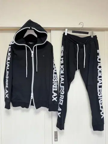 1piu1uguale3 우노피우 릴랙스 셋업 블랙 풀 집업