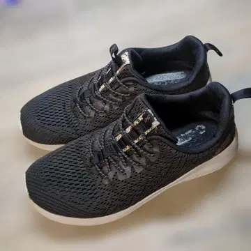Skechers 블랙 메쉬 스니커즈