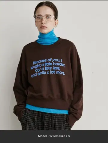 플로키 로고 쭈리 풀오버 M 안티로사 홀리데이 새상품급