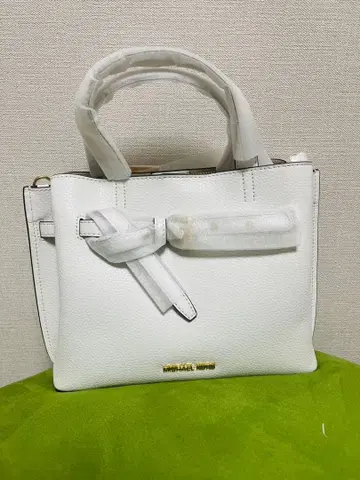 새상품 MICHAEL KORS 화이트 숄더백