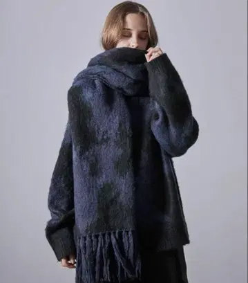 CLEL 모헤어 블렌드 샤기 디자인 대형 머플러 블루