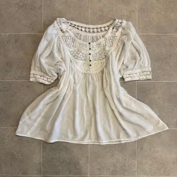 레이스 반팔 블라우스 돌먼 슬리브 루즈핏 블라우스 화이트